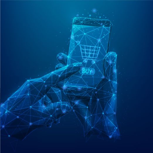 Imagebild shutterstock Liefersituation: Eine Hand hält ein Handy, auf dessen Display das Icon eines Einkaufkorbes zu sehen ist