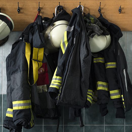 Foto von Feuerwehranzügen